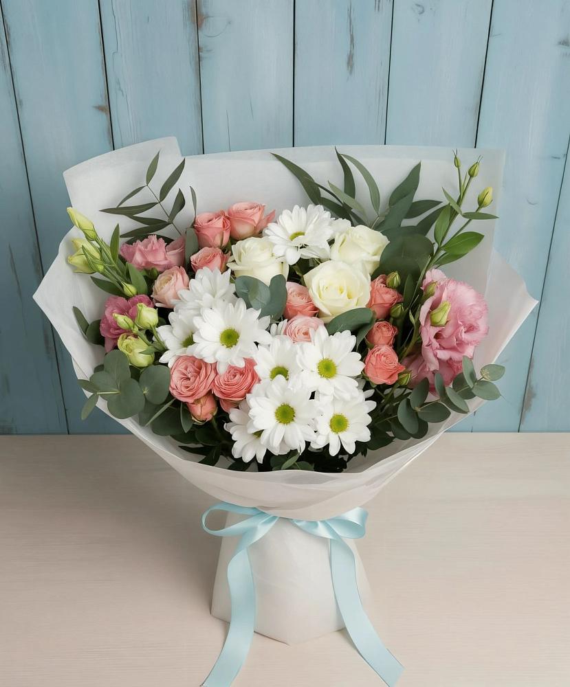 Букет цветов из: Розы, Лизиантусы и Хризантемы в Хомутовке