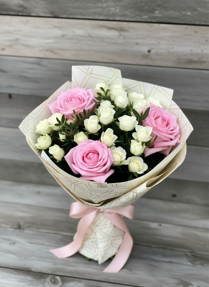 Букет цветов из: Розы в Хомутовке