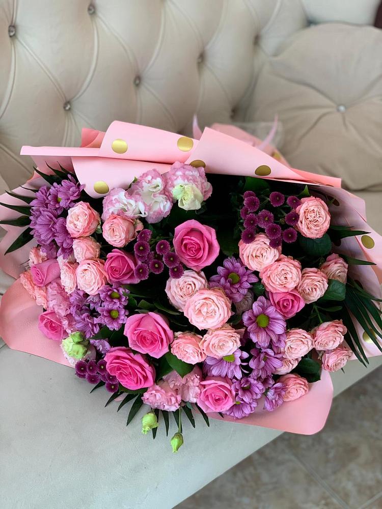 Букет цветов из: Хризантемы, Розы и Лизиантусы в Хомутовке