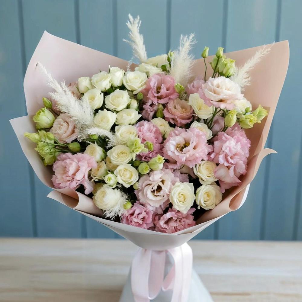 Букет цветов из: Альстромерии и Розы в Хомутовке