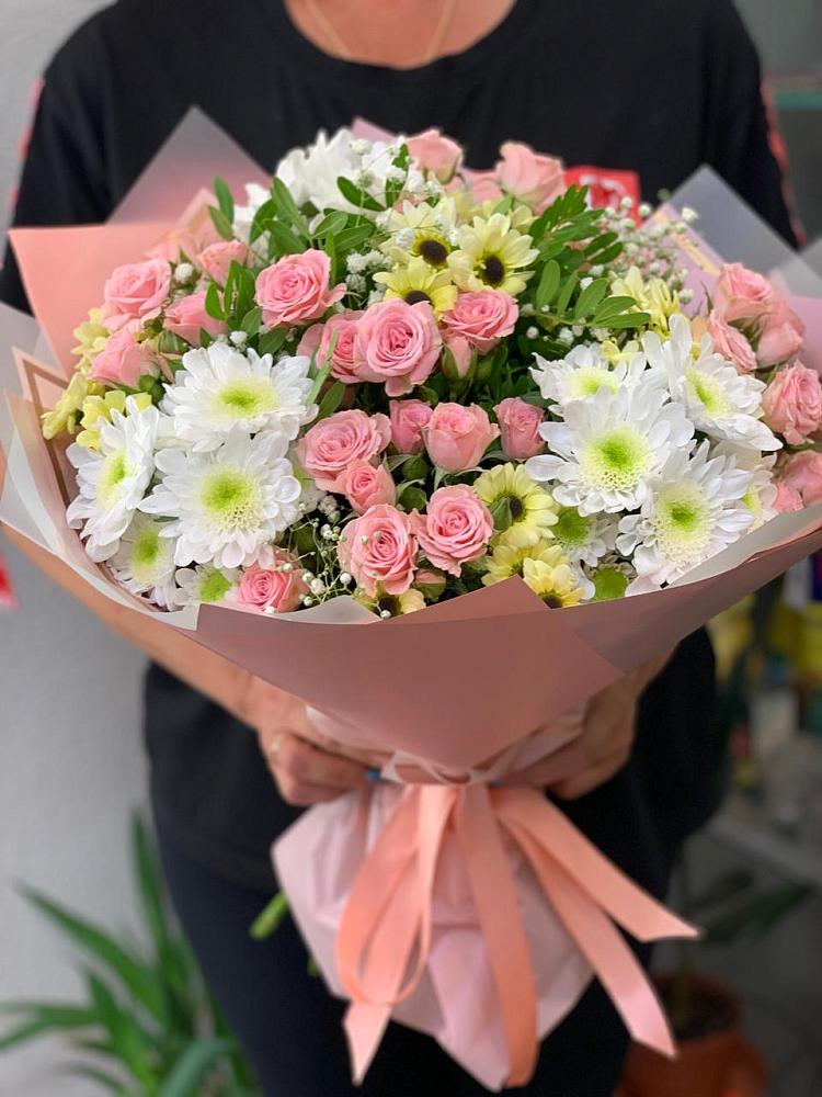 Букет цветов из: Розы и Хризантемы в Хомутовке