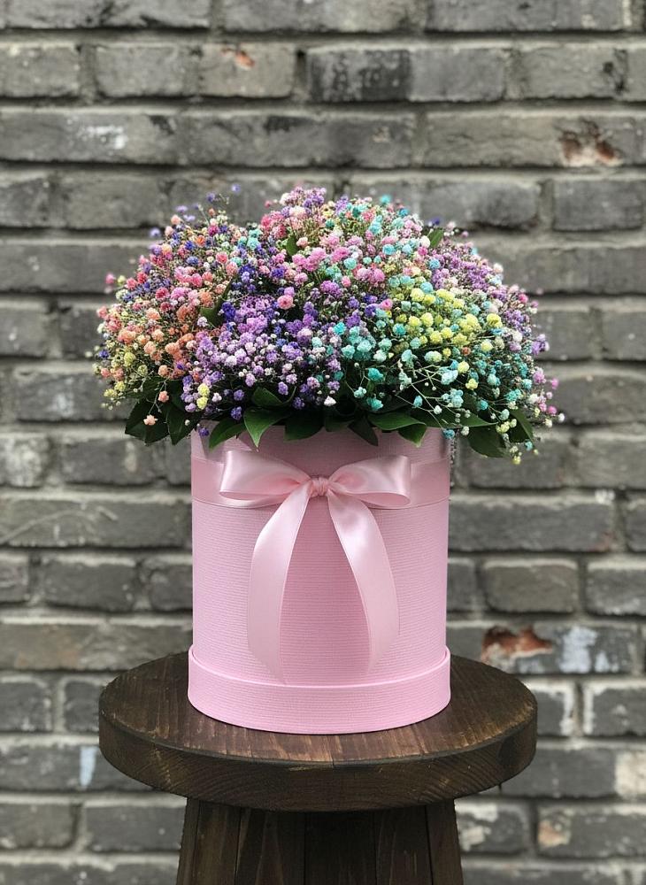 Цветочная композиция из Гипсофила и Розы в шляпной коробке в Хомутовке