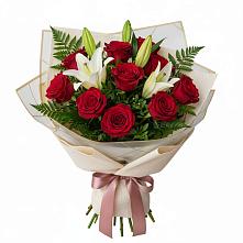 Букет цветов из:  Лилии и Розы в Хомутовке