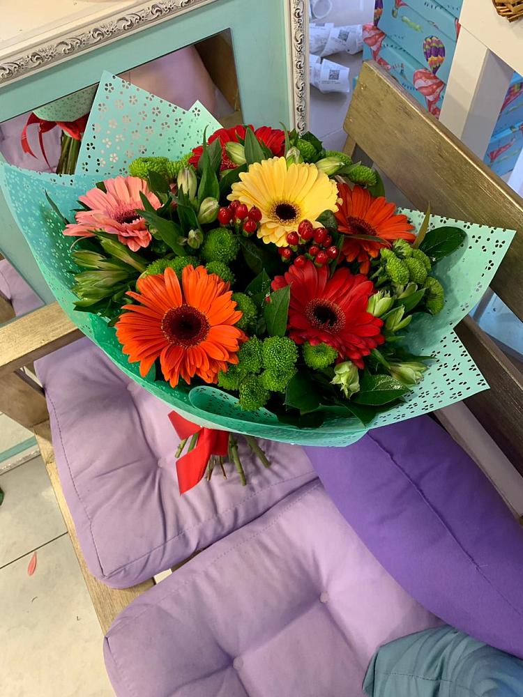 Букет цветов из: Герберы, Хризантемы и Альстромерии в Хомутовке