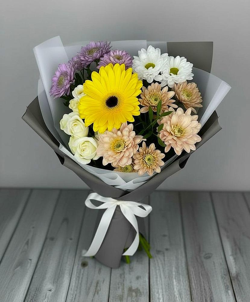 Букет цветов из: Розы, Герберы и Хризантемы в Хомутовке