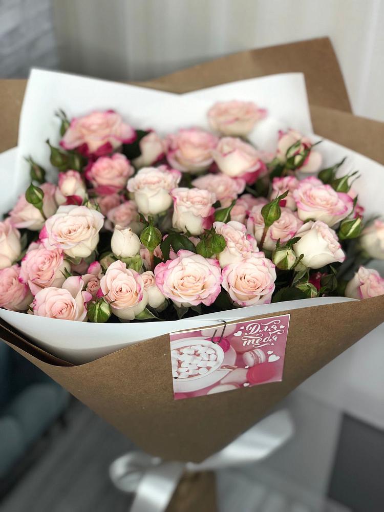 Букет цветов из: Розы в Хомутовке