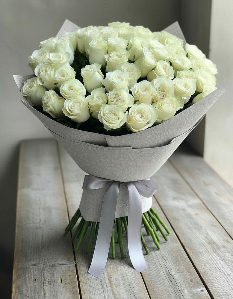 Букет 35 Белых роз в Хомутовке