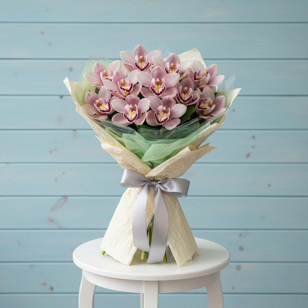 Букет цветов из: Орхидеи и Розы в Хомутовке