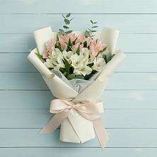 Букет цветов из:  Альстромерии #REPLACE_PRED# Хомутовке