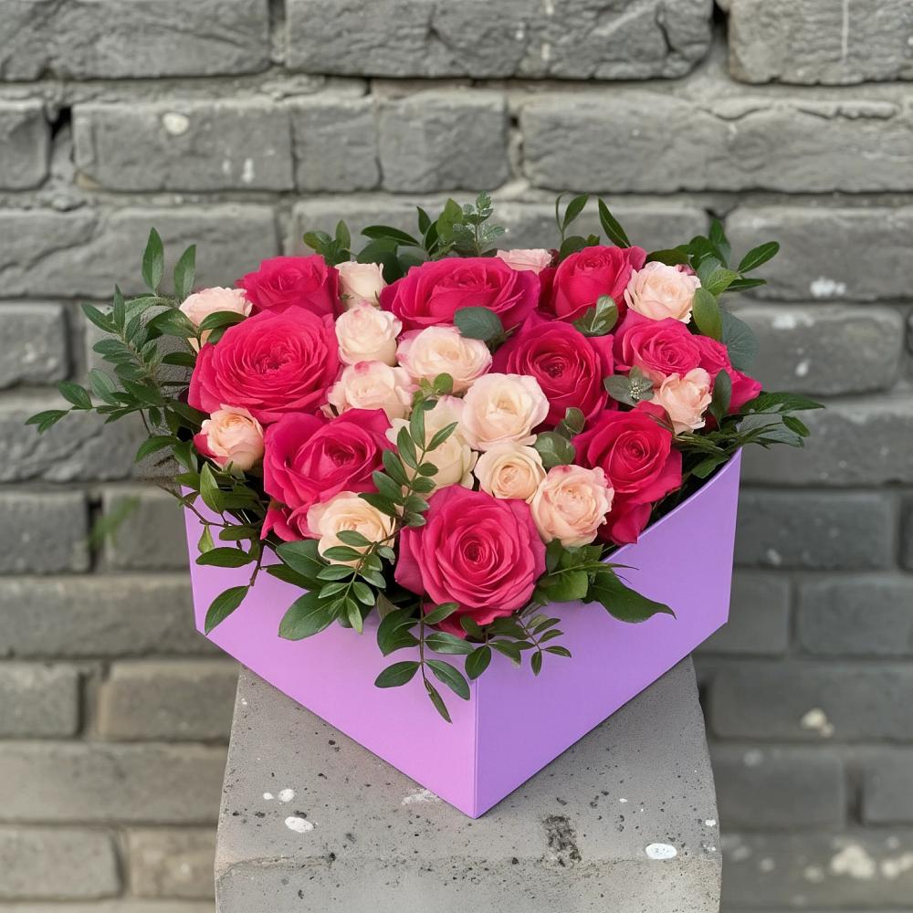 Цветочная композиция из Розы в коробке в Хомутовке