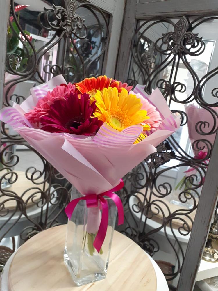 Букет цветов из: Герберы в Хомутовке