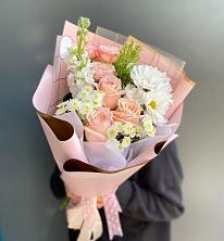 Букет цветов из:  Хризантемы и Розы в Хомутовке