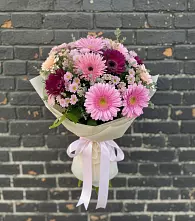 Букет цветов из:  Герберы и Хризантемы в Хомутовке