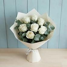 Букет Белые розы в Эвкалипте в Хомутовке