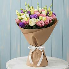 Букет цветов из:  Лизиантусы в Хомутовке