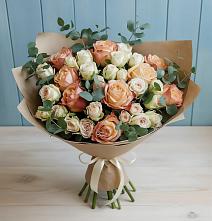 Букет цветов из:  Альстромерии и Розы в Хомутовке