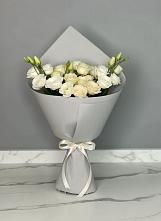 Букет цветов из:  Розы и Лизиантусы в Хомутовке